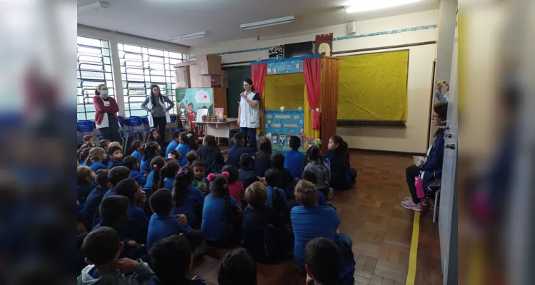 O teatro, além de entreter , serviu para que os alunos compartilhassem conhecimentos sobre a obra de Monteiro Lobato