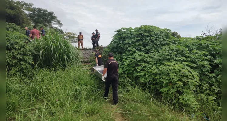 Corpo de rapaz foi achado nesta manhã às margens da ferrovia