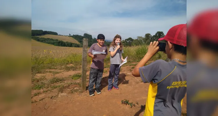 Vamos Ler valoriza e incentiva o uso de novas tecnologias e mídias digitais em sala de aula, visando desenvolver o senso crítico dos alunos nestas relações