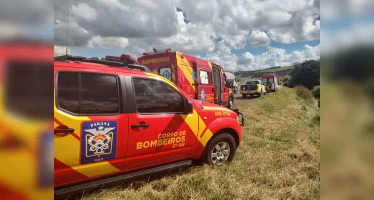 Equipes de socorro foram acionadas até o local para prestar atendimento à ocorrência