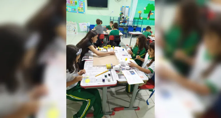 As atividades consistiram na elaboração fotos do globo terrestre e construção de maquetes sobre o Sistema Solar 