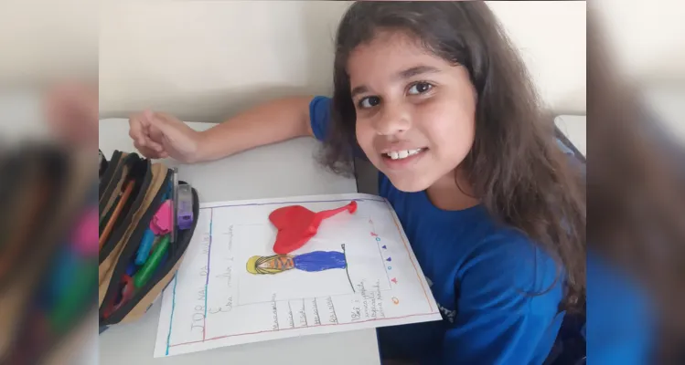 Os alunos também confeccionaram cartazes para suas mães