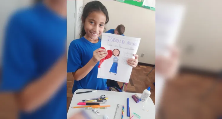 Os alunos também confeccionaram cartazes para suas mães