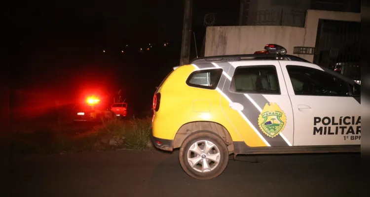Rapaz foi cercado por um grupo com cerca de 30 homens e agredido