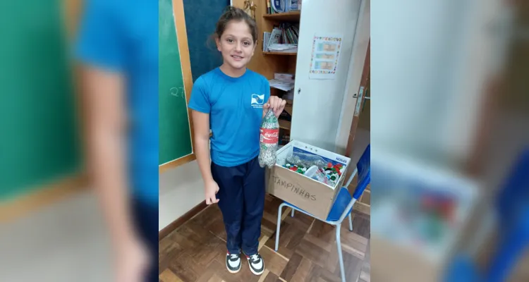 Alunos arrecadaram lacres e tampinhas que foram entregues a um projeto social