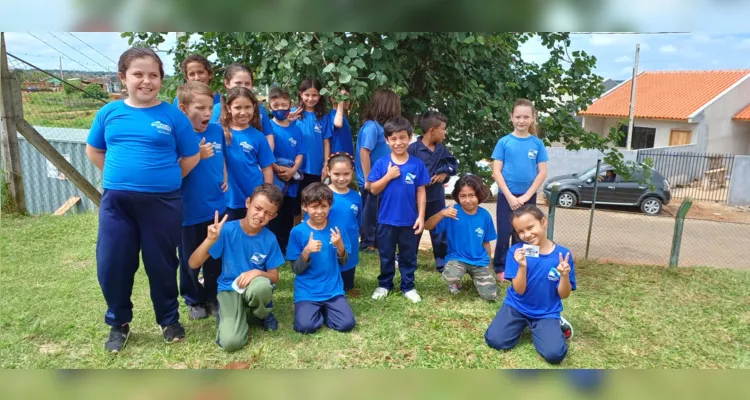 Os alunos participaram de atividades que visavam apresentar cuidados básicos para situações de acidentes