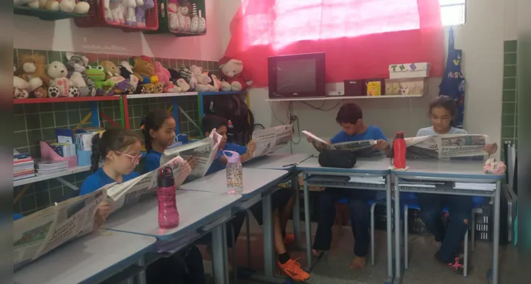  A aula foi baseada em uma edição diária do Jornal da Manhã, impresso diário do Grupo aRede