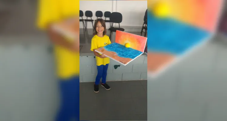 Em sala e, com a ajuda dos familiares, em casa, os alunos elaboraram maquetes do Sistema Solar 