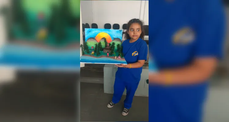 Em sala e, com a ajuda dos familiares, em casa, os alunos elaboraram maquetes do Sistema Solar 