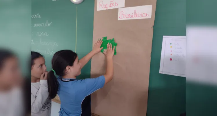 A turma mesclou atividades tradicionais com a videoaula produzida pelo projeto Vamos Ler