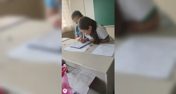 A atividade visou estimular o interesse dos alunos pela produção textual