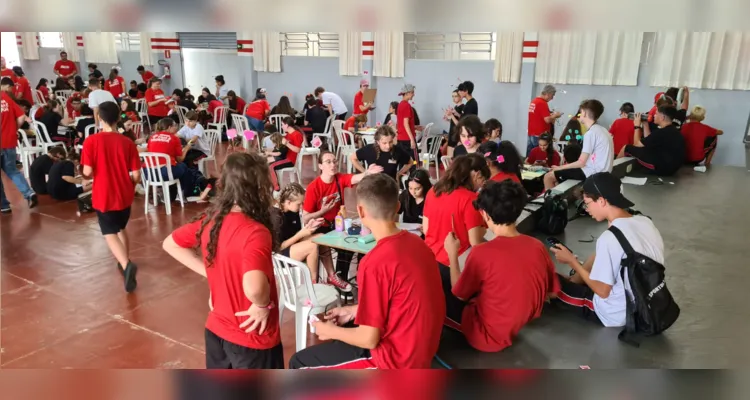 O projeto desenvolvido baseia-se em uma caça ao tesouro, proporcionando o exercício da busca e da descoberta, aguçando a curiosidade e a criatividade dos alunos