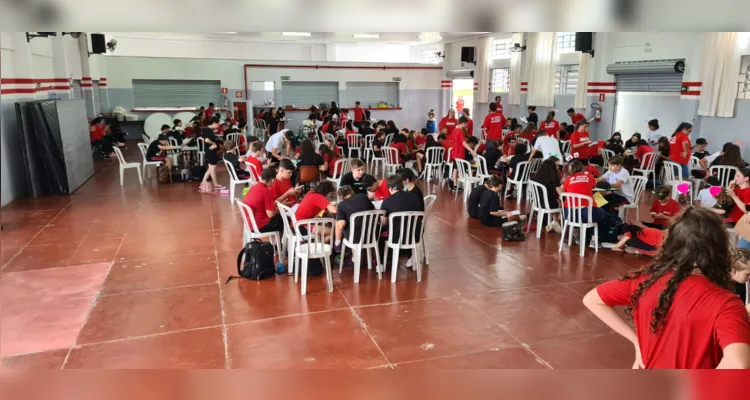 O projeto desenvolvido baseia-se em uma caça ao tesouro, proporcionando o exercício da busca e da descoberta, aguçando a curiosidade e a criatividade dos alunos