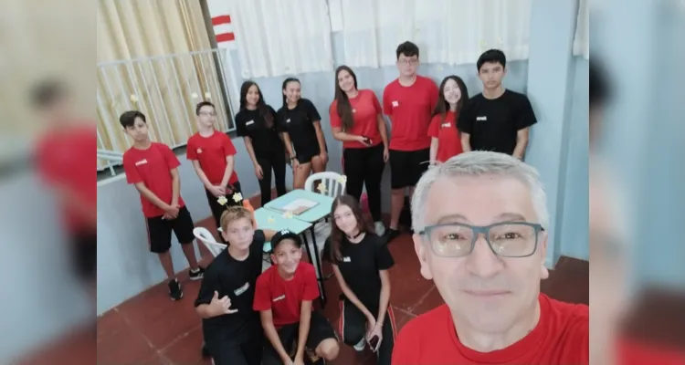 O projeto desenvolvido baseia-se em uma caça ao tesouro, proporcionando o exercício da busca e da descoberta, aguçando a curiosidade e a criatividade dos alunos