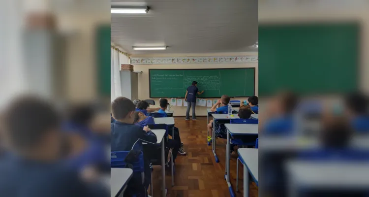 Os alunos produziram textos e cartazes a partir da temática apresentada pela professora