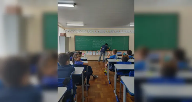 Os alunos produziram textos e cartazes a partir da temática apresentada pela professora