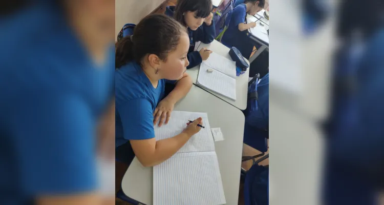 Os alunos produziram textos e cartazes a partir da temática apresentada pela professora