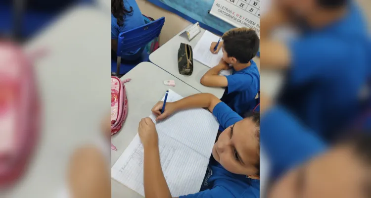 Os alunos produziram textos e cartazes a partir da temática apresentada pela professora