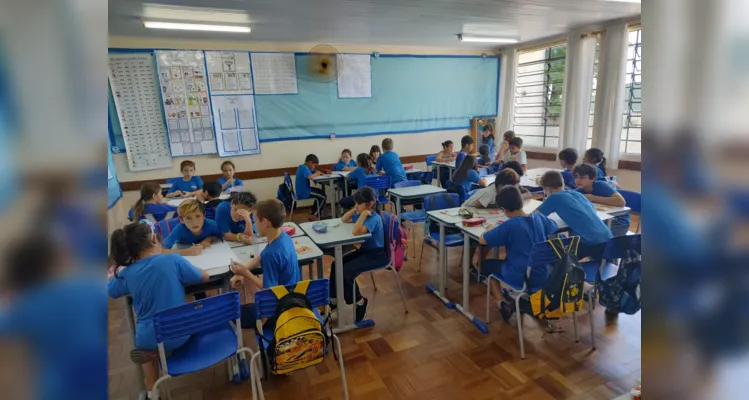 Os alunos produziram textos e cartazes a partir da temática apresentada pela professora