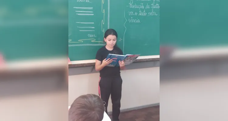 Com a liberdade oferecida dentro da proposta de elaboração de poesias, os alunos conseguem expressar ao máximo sua criatividade