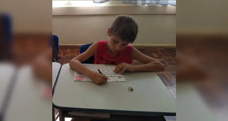 A atividade visou fixar os conteúdos desenvolvidos em sala e trabalhar questões de socialização