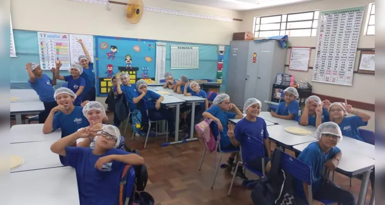 Trabalhando conceitos matemáticos, os alunos prepararam pizzas em sala de aula