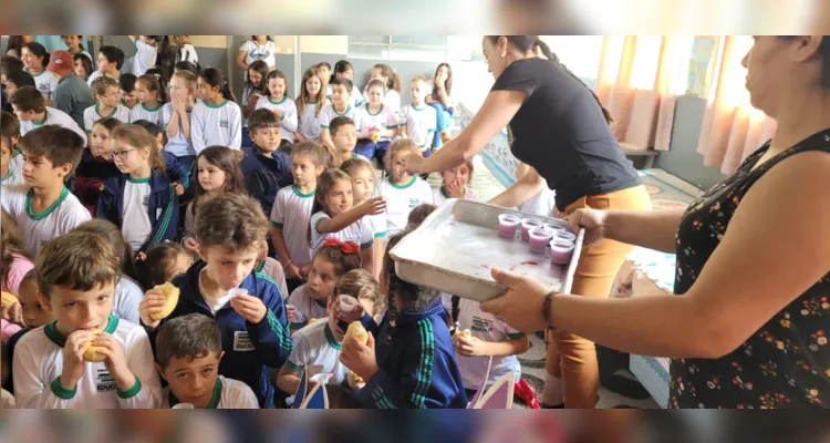 Comemoração contou com verdadeiros elementos cristãos e foco nos alunos