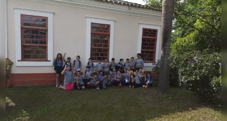 Os alunos visitaram pontos turísticos da cidade e realizaram um piquenique