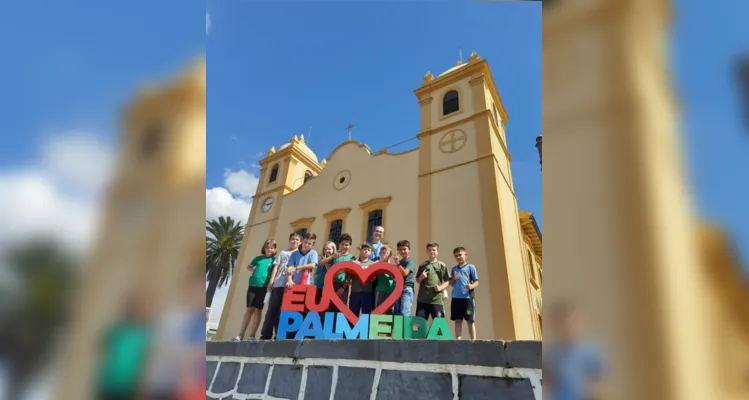 Foram realizadas visitas e atividades que visavam aumentar o conhecimneto dos alunos sobre a história do município