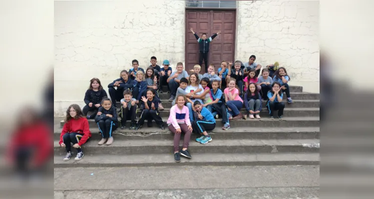 A época de páscoa é muito aguardada por todos na escola, pois desenvolve diversas questões culturais da localidade 