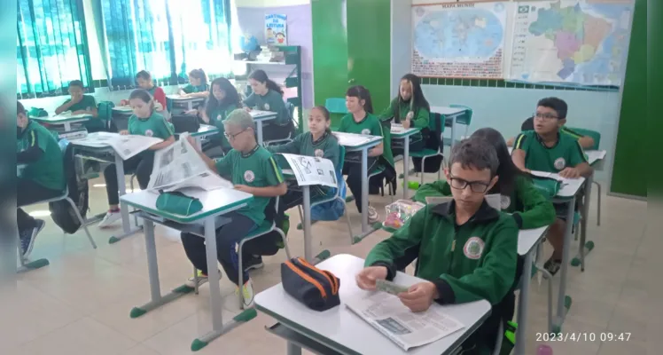 Turma realizou recortes, criação de legendas e criatividade em sala