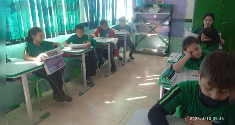 Turma realizou recortes, criação de legendas e criatividade em sala