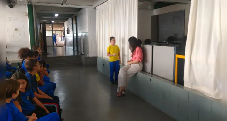 A visita mobilizou a escola e, junto a videoaula do projeto Vamos Ler sobre o dia do jornalista, esclareceu aos alunos quais as demandas e tarefas de um profissional desta área