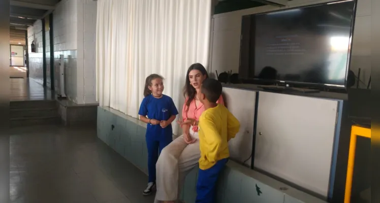 A visita mobilizou a escola e, junto a videoaula do projeto Vamos Ler sobre o dia do jornalista, esclareceu aos alunos quais as demandas e tarefas de um profissional desta área