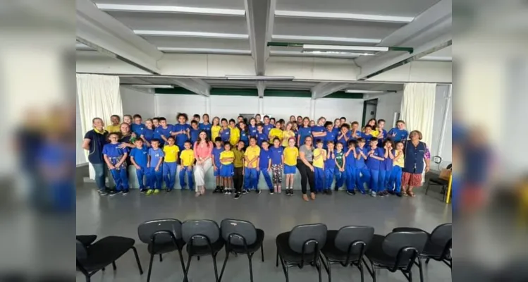 A visita mobilizou a escola e, junto a videoaula do projeto Vamos Ler sobre o dia do jornalista, esclareceu aos alunos quais as demandas e tarefas de um profissional desta área