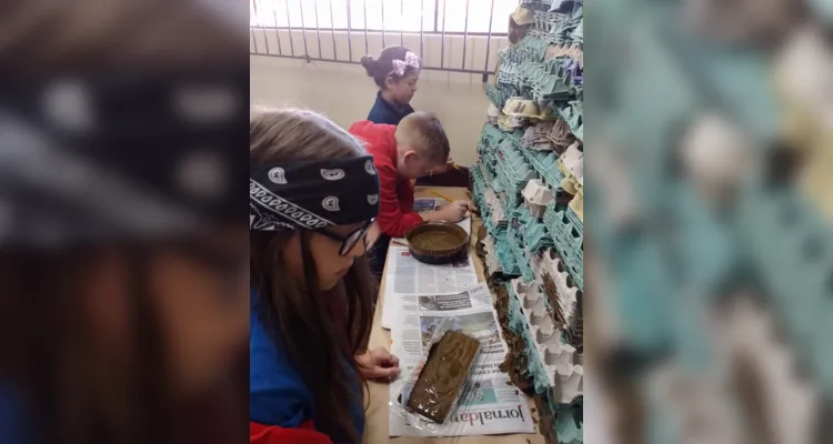 Cada aluno ficará responsável pela confecção de uma parte da maquete, além dos trabalhos realizados em grupo na sala de aula