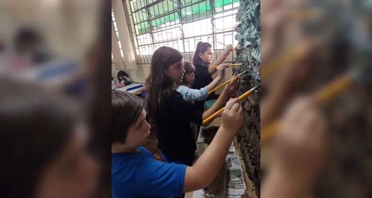 Cada aluno ficará responsável pela confecção de uma parte da maquete, além dos trabalhos realizados em grupo na sala de aula