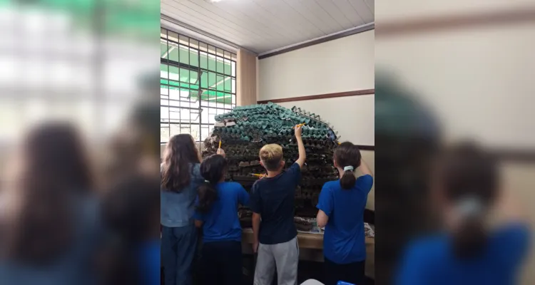 Cada aluno ficará responsável pela confecção de uma parte da maquete, além dos trabalhos realizados em grupo na sala de aula