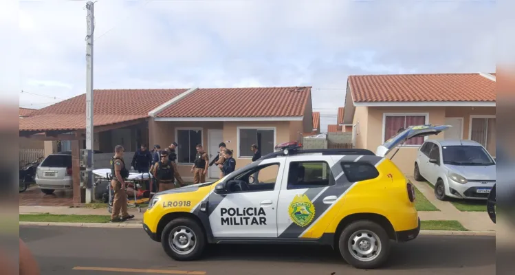 O rapaz resistiu a abordagem incial das autoridades, como mostra o vídeo