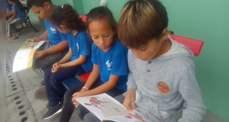 As atividades foram alusivas ao dia do livro e reuniram as turmas do primeiro e quarto ano