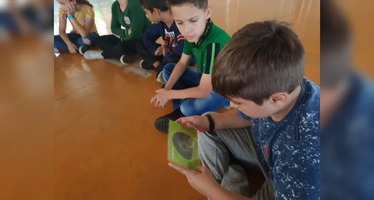 Turma pôde trabalhar temática com palestrante de diversos maneiras na quadra da escola