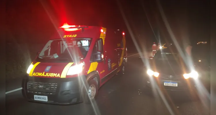 Equipes do Corpo de Bombeiros (Siate) e do Samu estiveram no local, onde foi constatada a morte do rapaz
