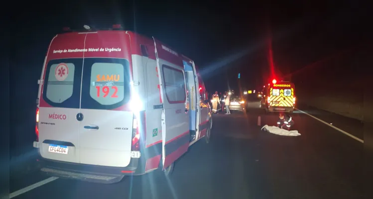 Equipes do Corpo de Bombeiros (Siate) e do Samu estiveram no local, onde foi constatada a morte do rapaz