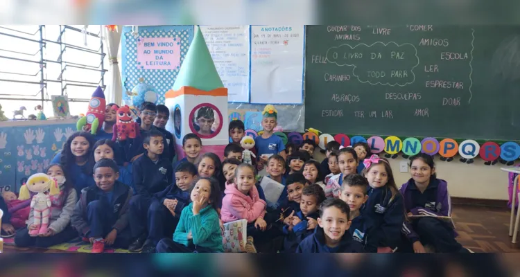 Alunos entrevistaram turma da escola sobre sua rotina e aprendizagens 