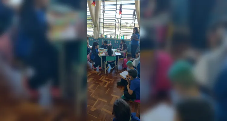 Alunos entrevistaram turma da escola sobre sua rotina e aprendizagens 