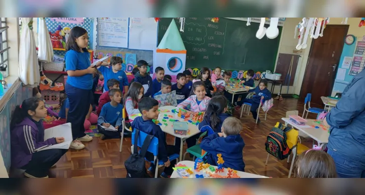 Alunos entrevistaram turma da escola sobre sua rotina e aprendizagens 