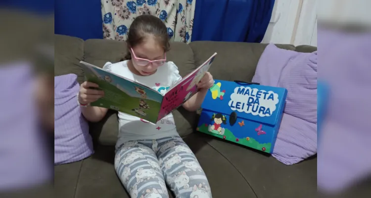 As atividades de incentivo a leitura acontecem nos mais variados espaços da escola e até mesmo fora dela