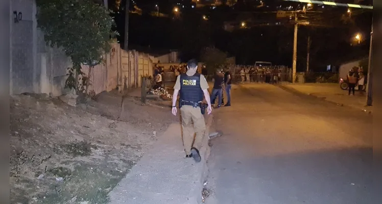 Rapaz de 17 anos não resistiu aos ferimentos e morreu no local