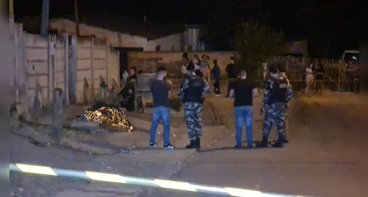 Rapaz de 17 anos não resistiu aos ferimentos e morreu no local