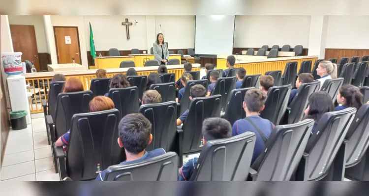 Os estudantes tiveram a chance de conhecer todos os ambientes das duas instituições